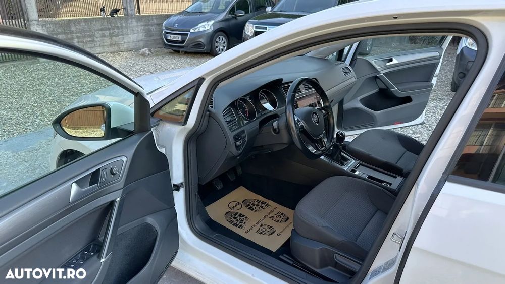Volkswagen Golf 1.0 TSI Comfortline - 28