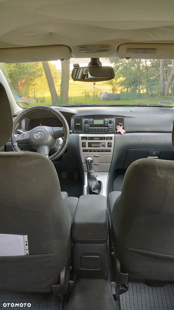 Toyota Corolla 1.6 VVT-i Sol - 4