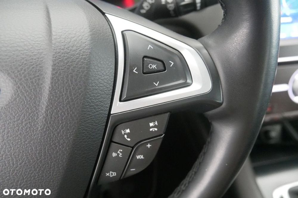 Ford Mondeo - 32
