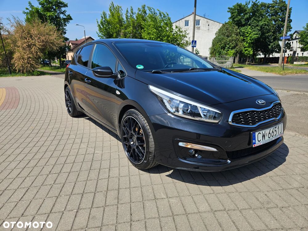 Kia Ceed 1.4 CVVT Dream-Team Edition - 1