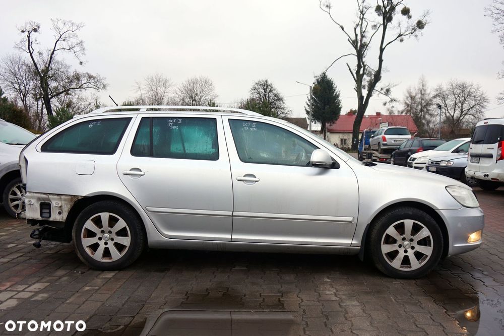 SKODA OCTAVIA II LIFT KOMBI 2010 9156 1.4 TSI CAXA 122KM MPH SREBRNY na części - 6