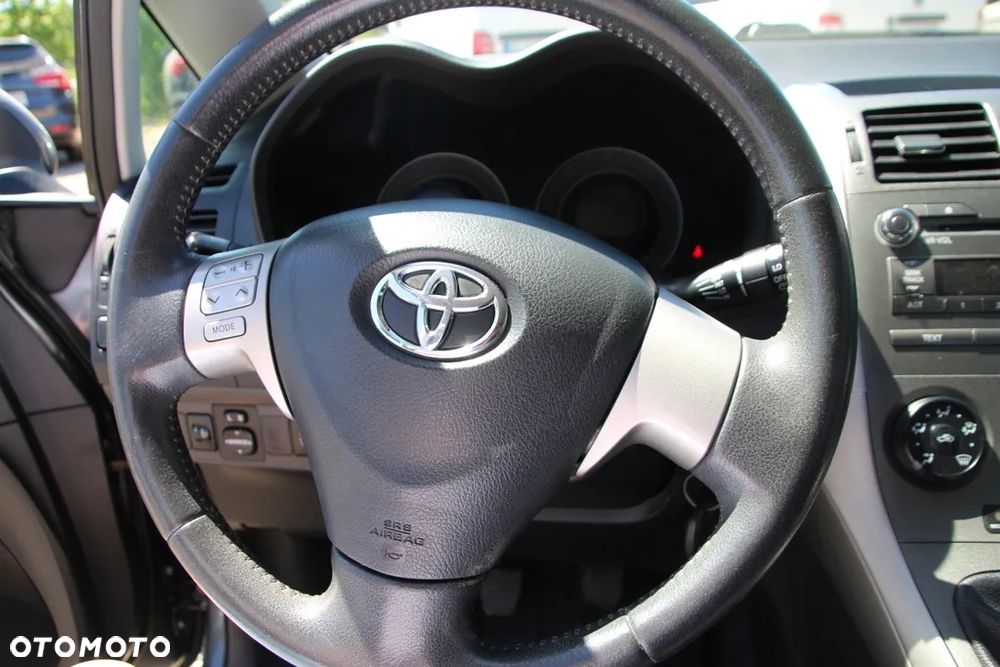 Toyota Auris 1.6 VVT-i Team - 13