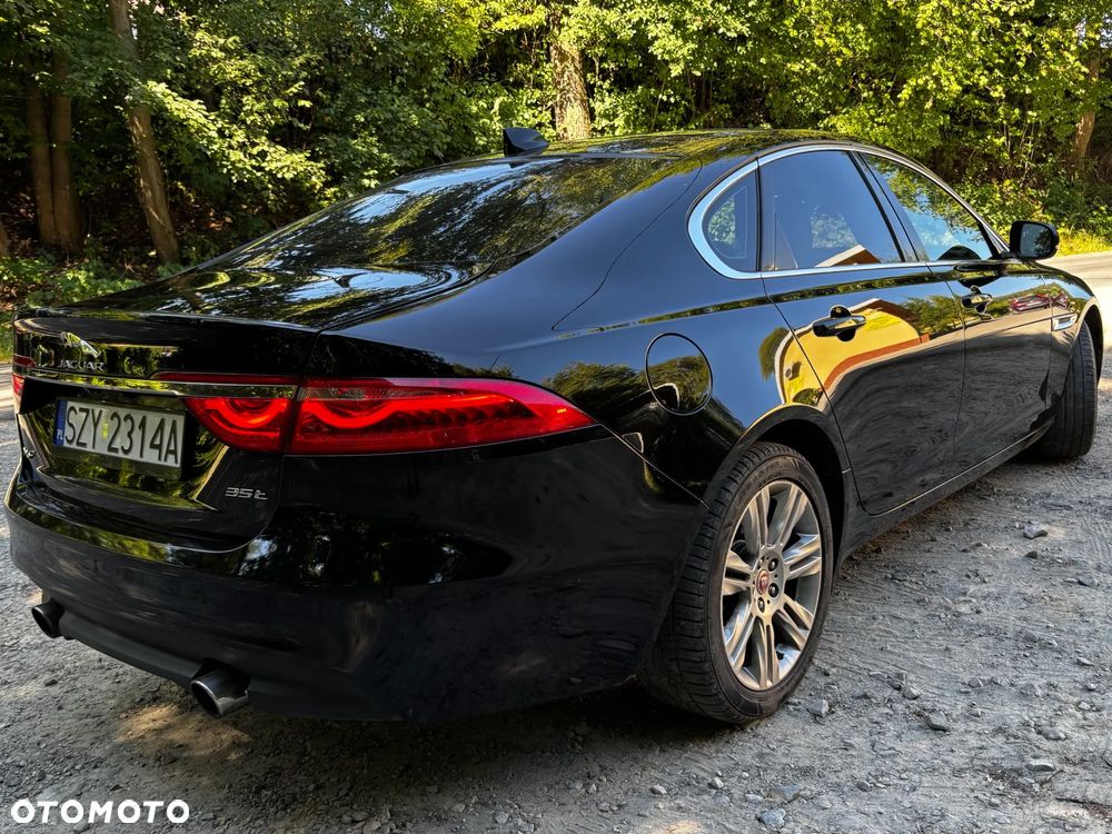 Jaguar XF 35t Prestige - 3