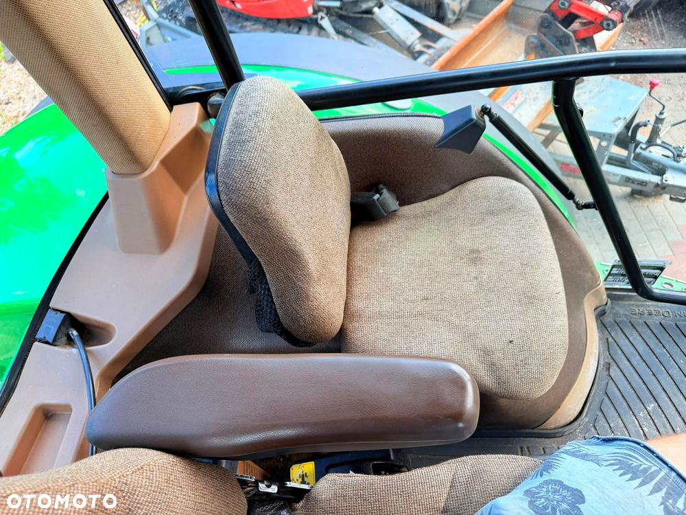 John Deere 8220 - 23