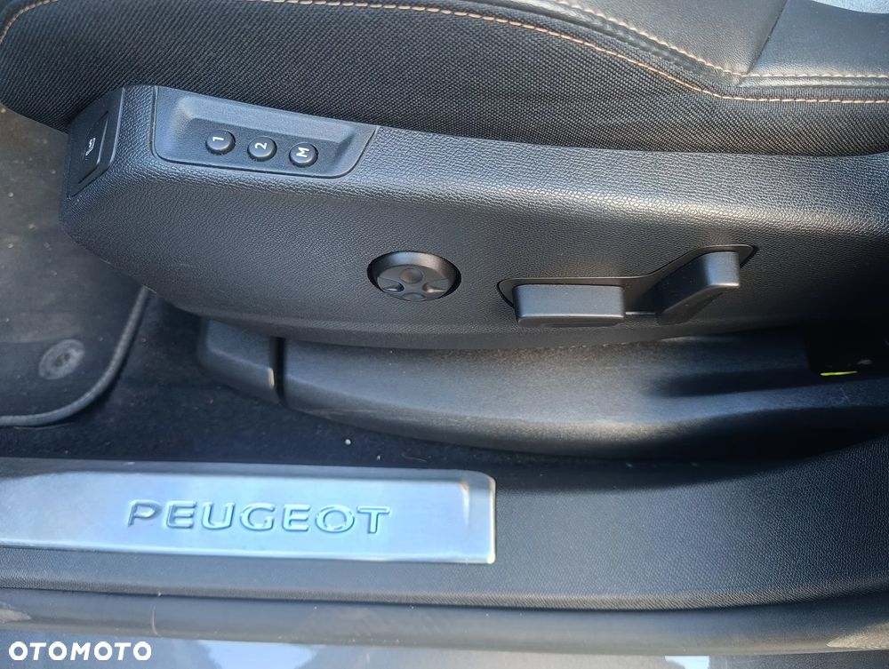 Peugeot 3008 225 e-EAT8 GT Pack - 10