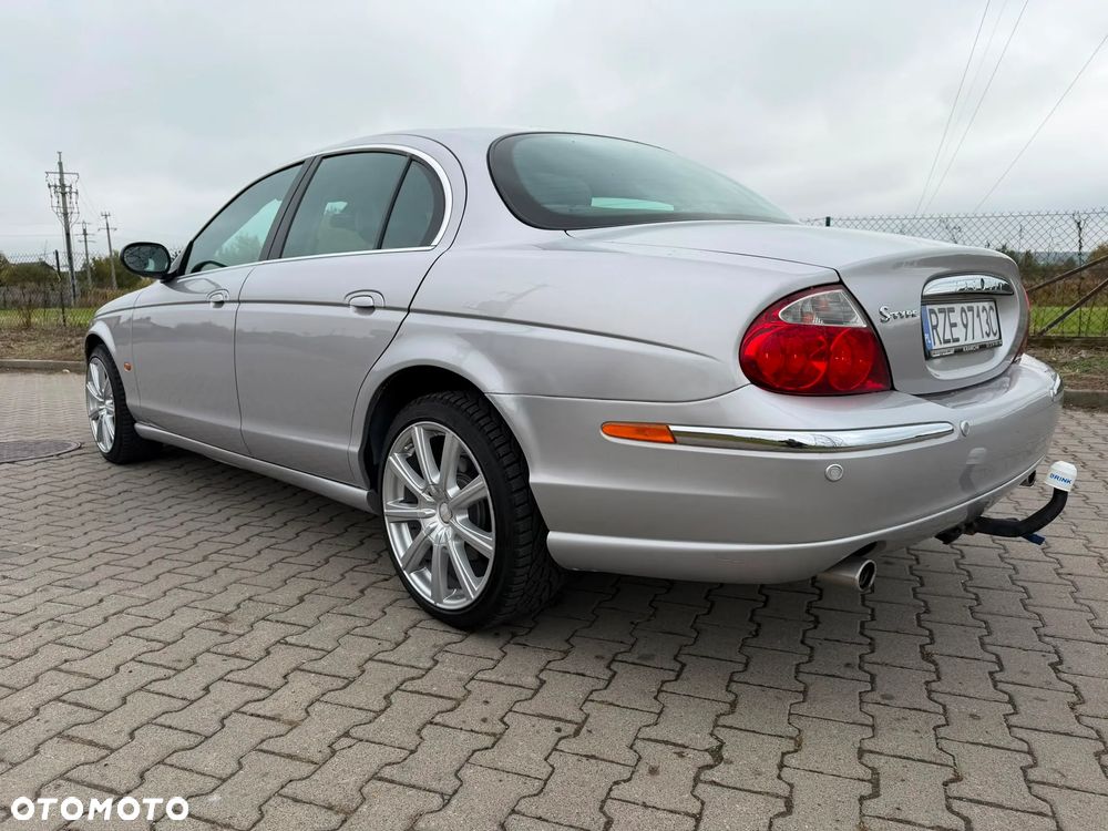 Jaguar S-Type - 14