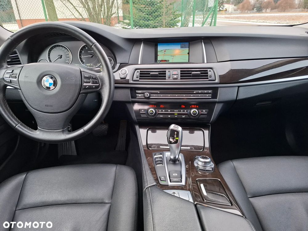 BMW Seria 5 520i - 10