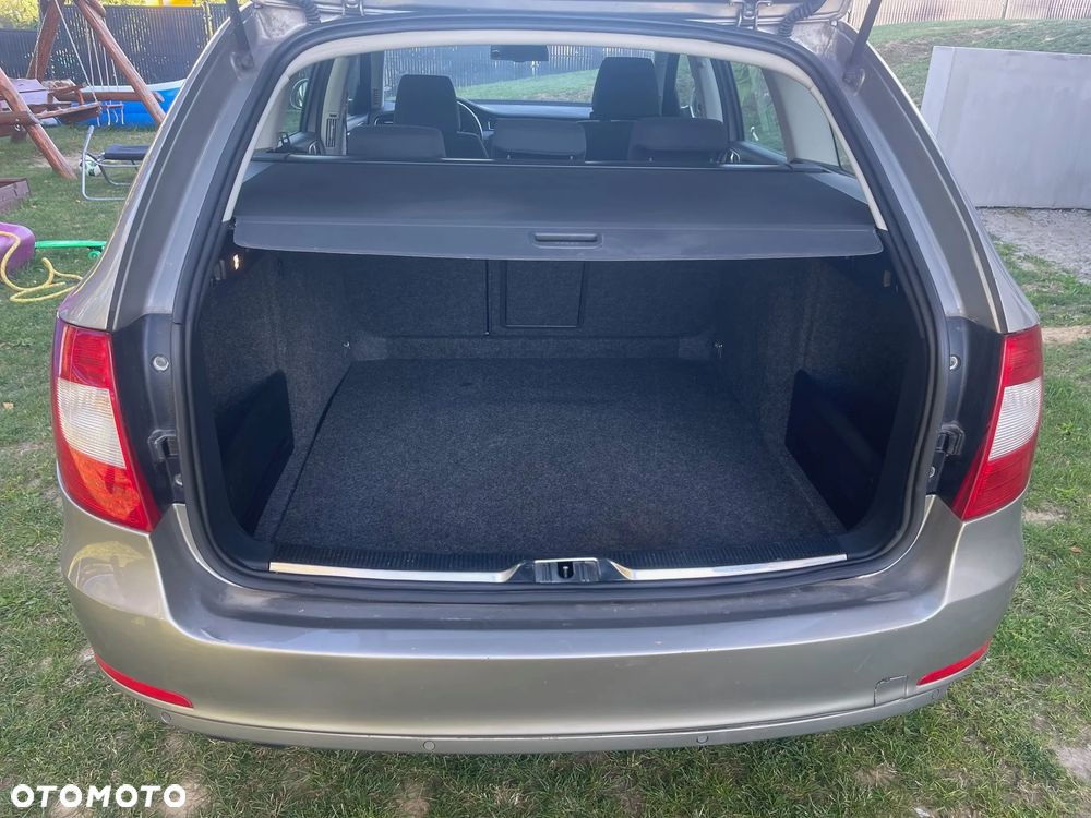 Skoda Superb 1.6 TDI Active Greenline - 10