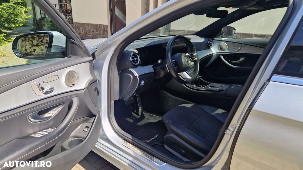 Mercedes-Benz E 300 de 4Matic 9G-TRONIC AMG Line - 8