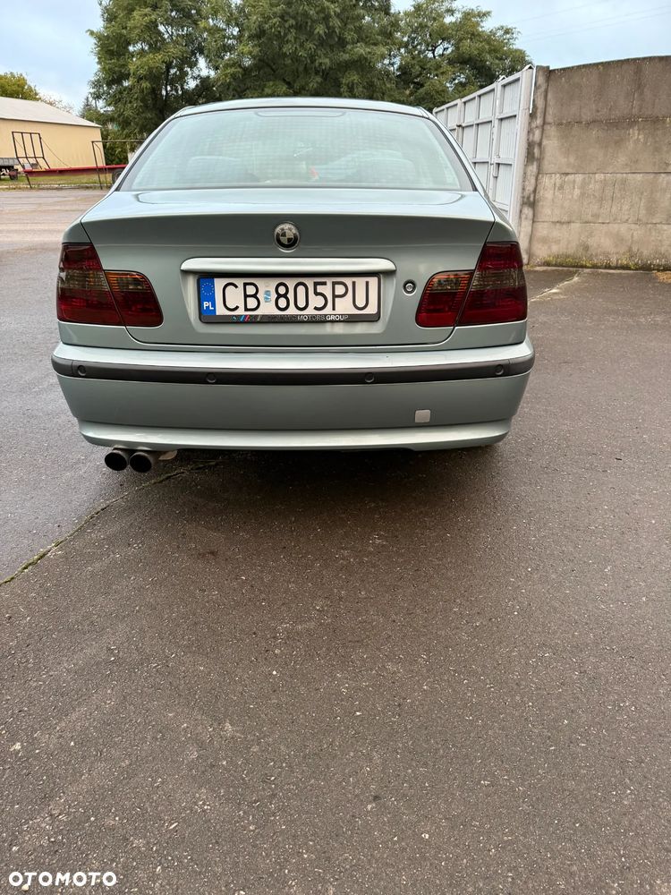 BMW Seria 3 320i - 4