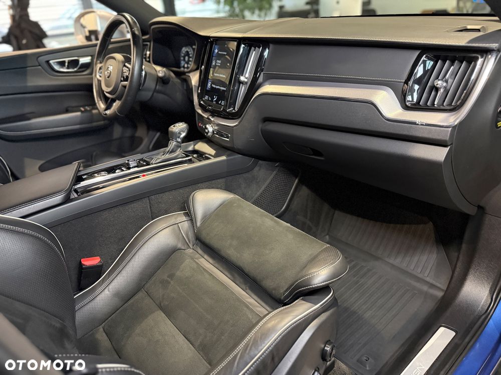 Volvo XC 60 T5 GPF AWD R-Design - 18