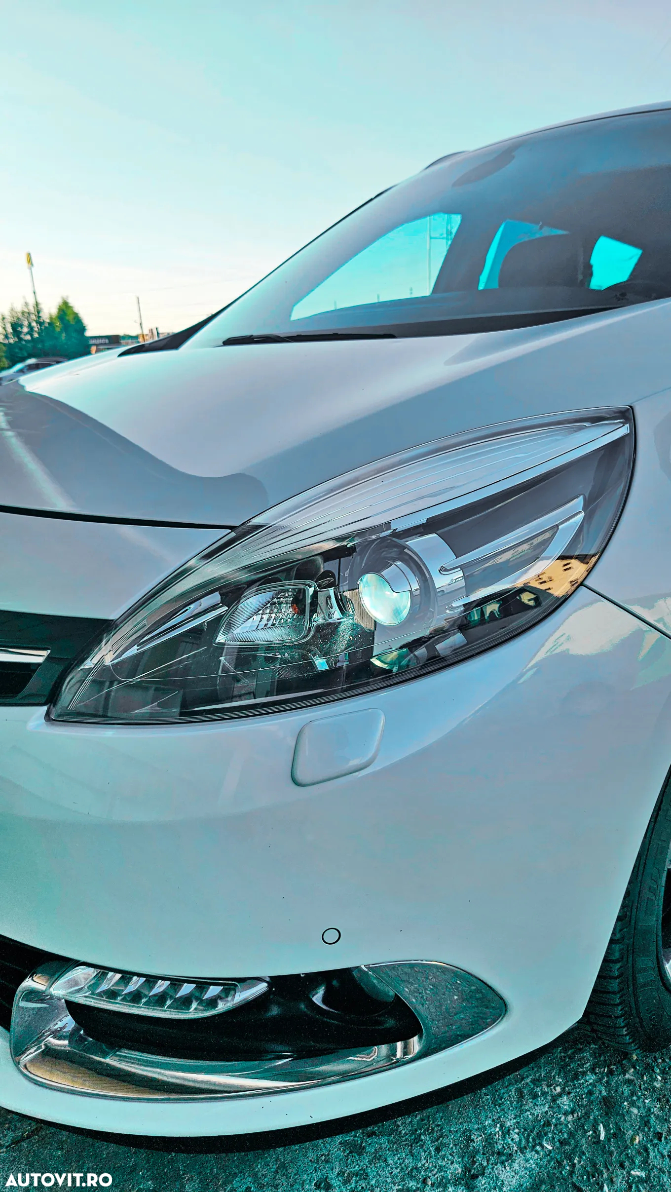 Renault Grand Scenic - 29