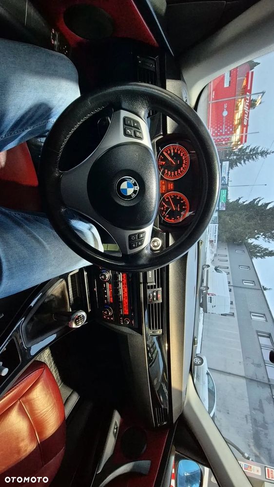 BMW Seria 3 330i - 14