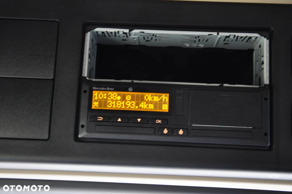 Mercedes-Benz Actros bez retardera - 17