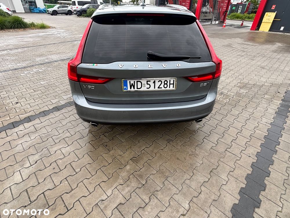Volvo V90 D5 AWD Momentum - 4