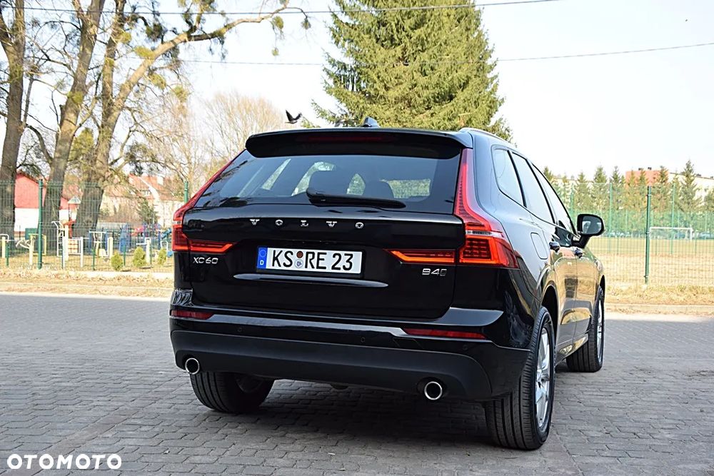 Volvo XC 60 B4 D AWD Geartronic Momentum - 4