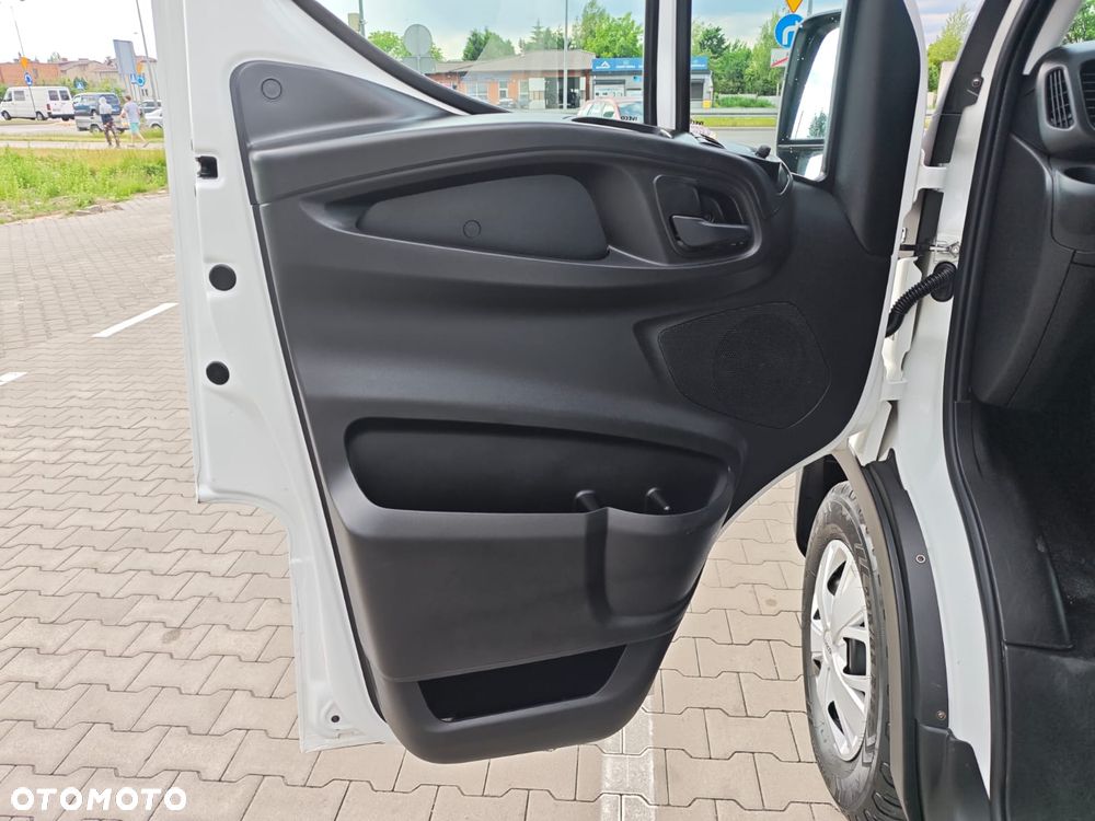 Iveco 35S18 L3H2 3.0 180KM 6-CIO OSOBOWY - 25