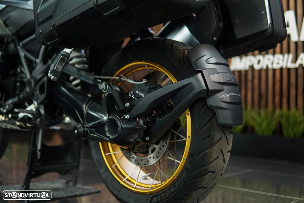 BMW R 1250 GS TRIPLE BLACK - 17