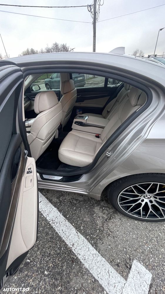 BMW Seria 7 750i Aut. - 7