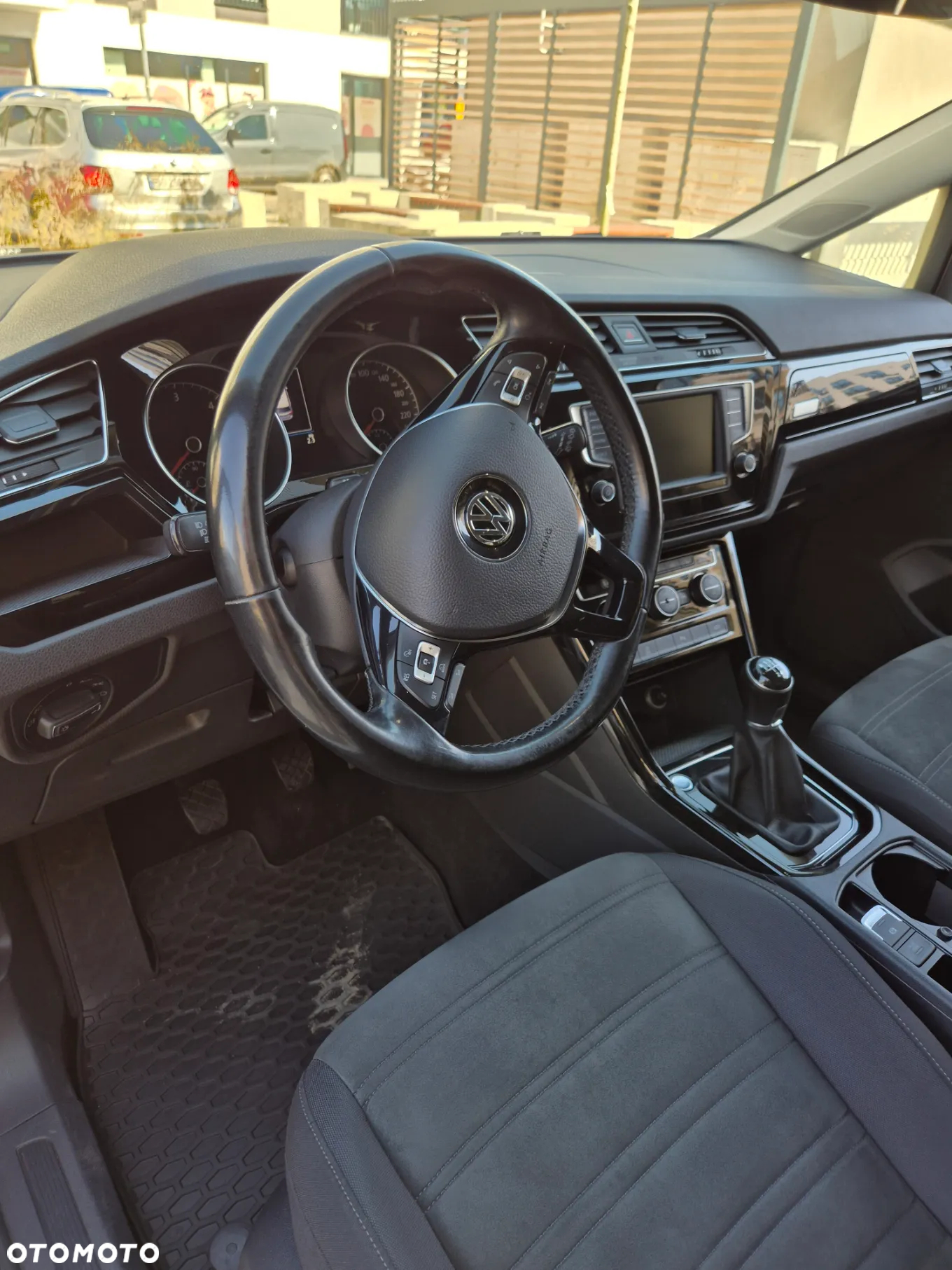 Volkswagen Touran 2.0 TDI BMT Highline - 16