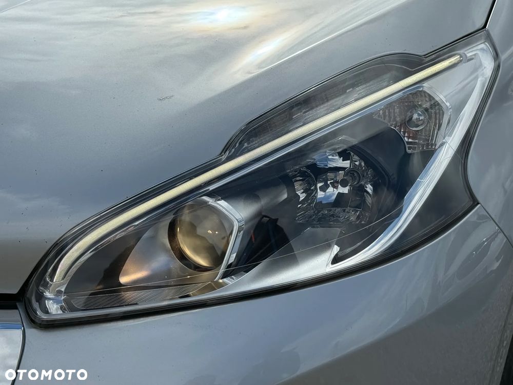 Peugeot 208 PureTech 82 Start & Stop Allure - 13