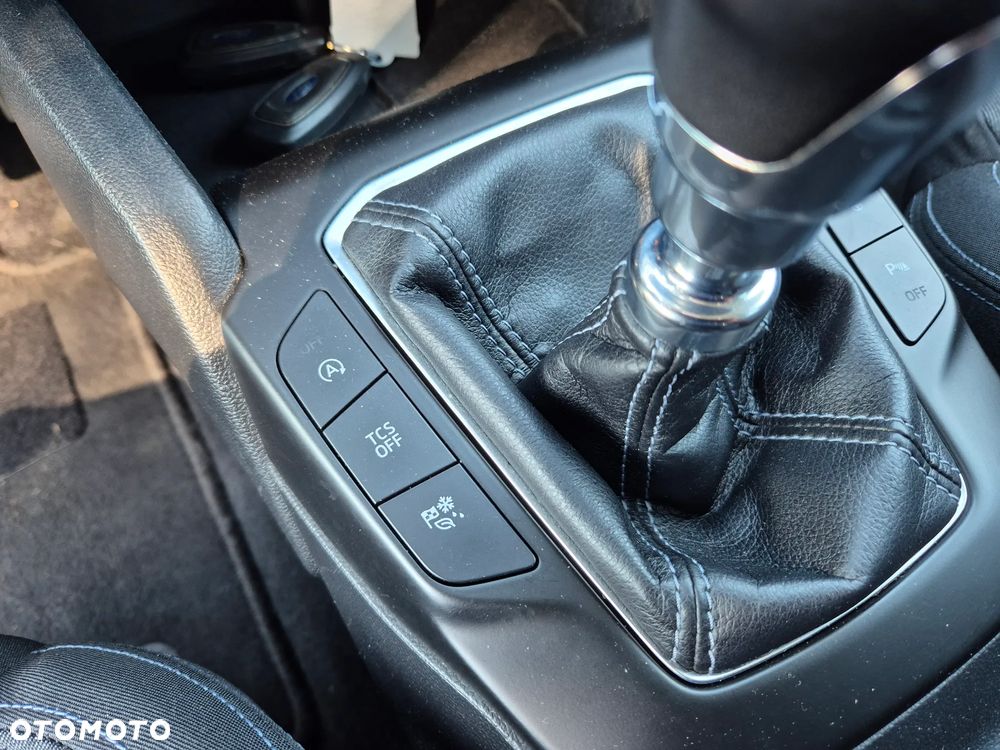 Ford Focus SW 1.0 EcoBoost Hybrid ACTIVE - 34
