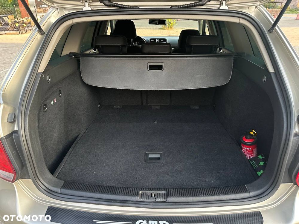 Volkswagen Golf 1.6 TDI DPF MATCH - 21