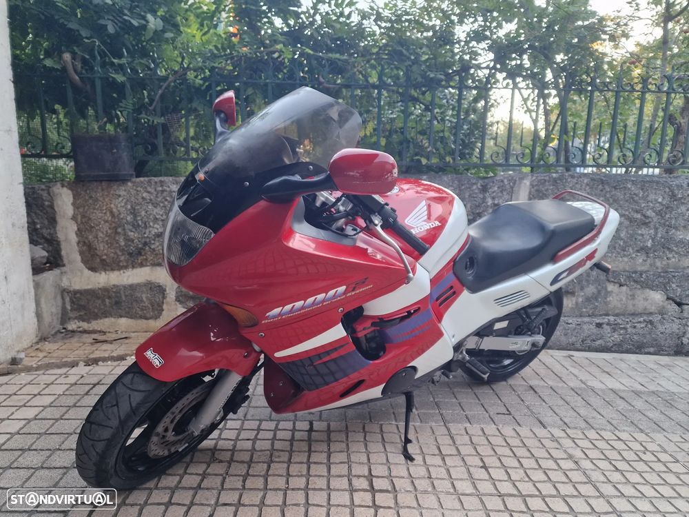 Honda CBR - 3