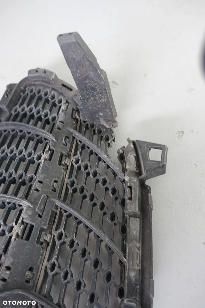 ATRAPA GRILL MERCEDES W176 A KLASA  AMG - 8