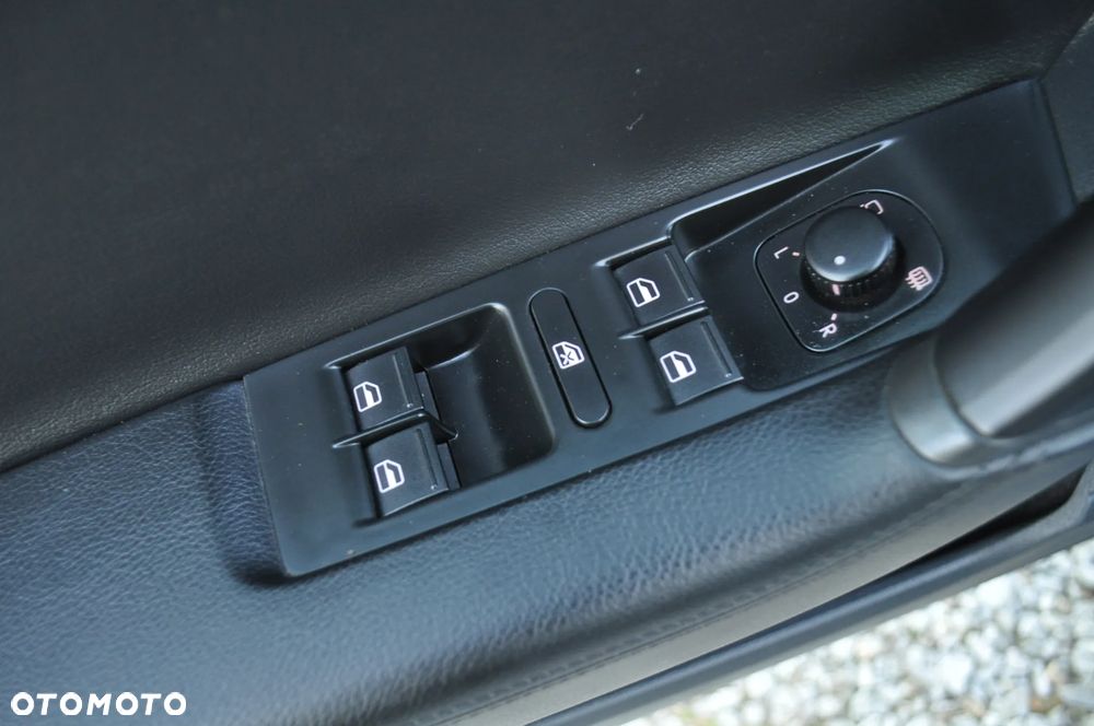 Volkswagen Passat 2.0 TDI DPF Highline - 36