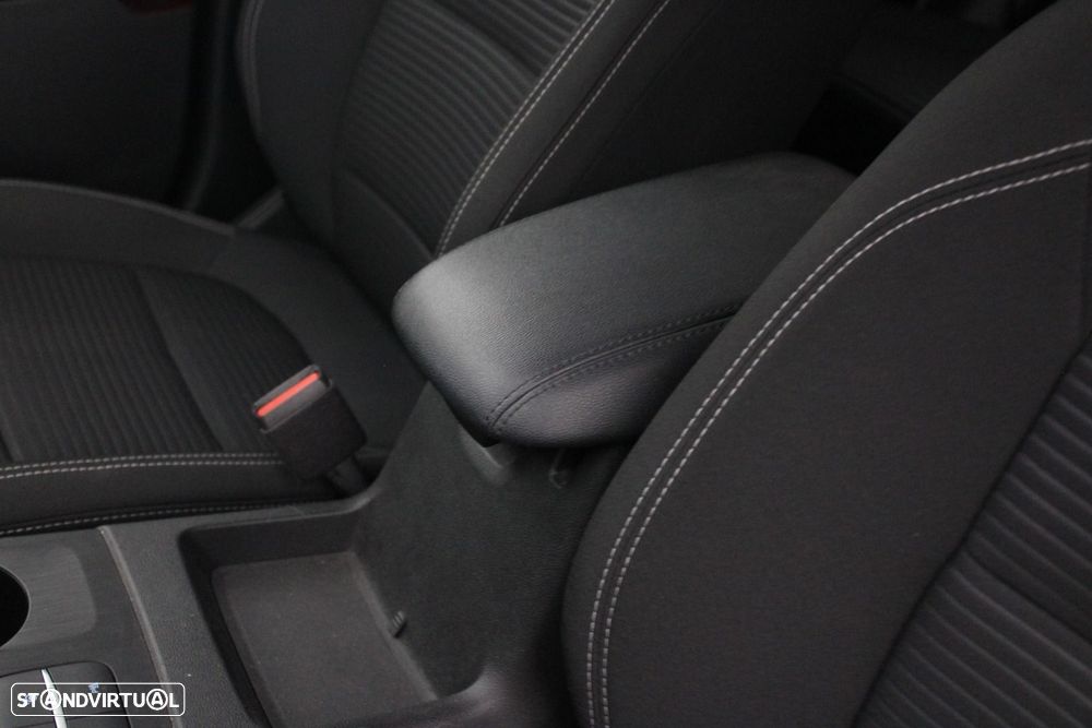 Ford Kuga 2.5 PHEV Titanium — fotografia 26