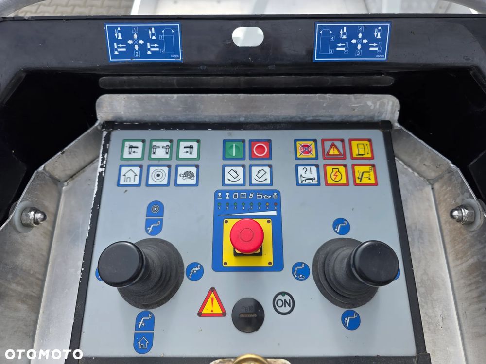 Nissan Palfinger P 210 BK - 13