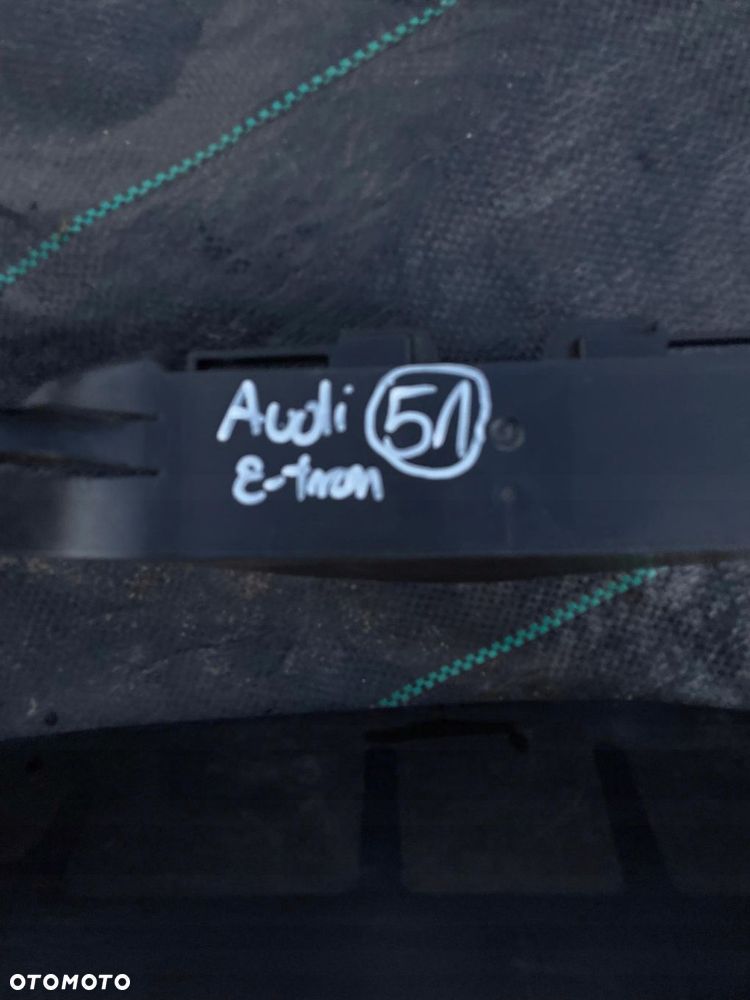 KIEROWNICA POWIETRZA WLOT AUDI E- TRON 4KE121285 - 8