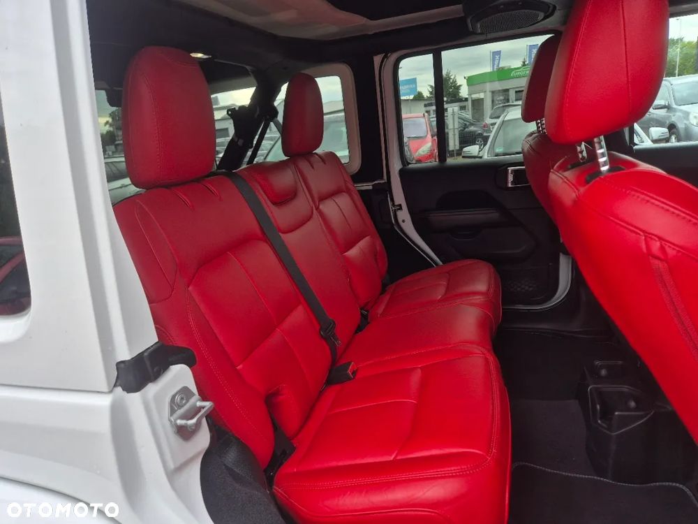 Jeep Wrangler Unlimited GME 2.0 Turbo Sahara - 23