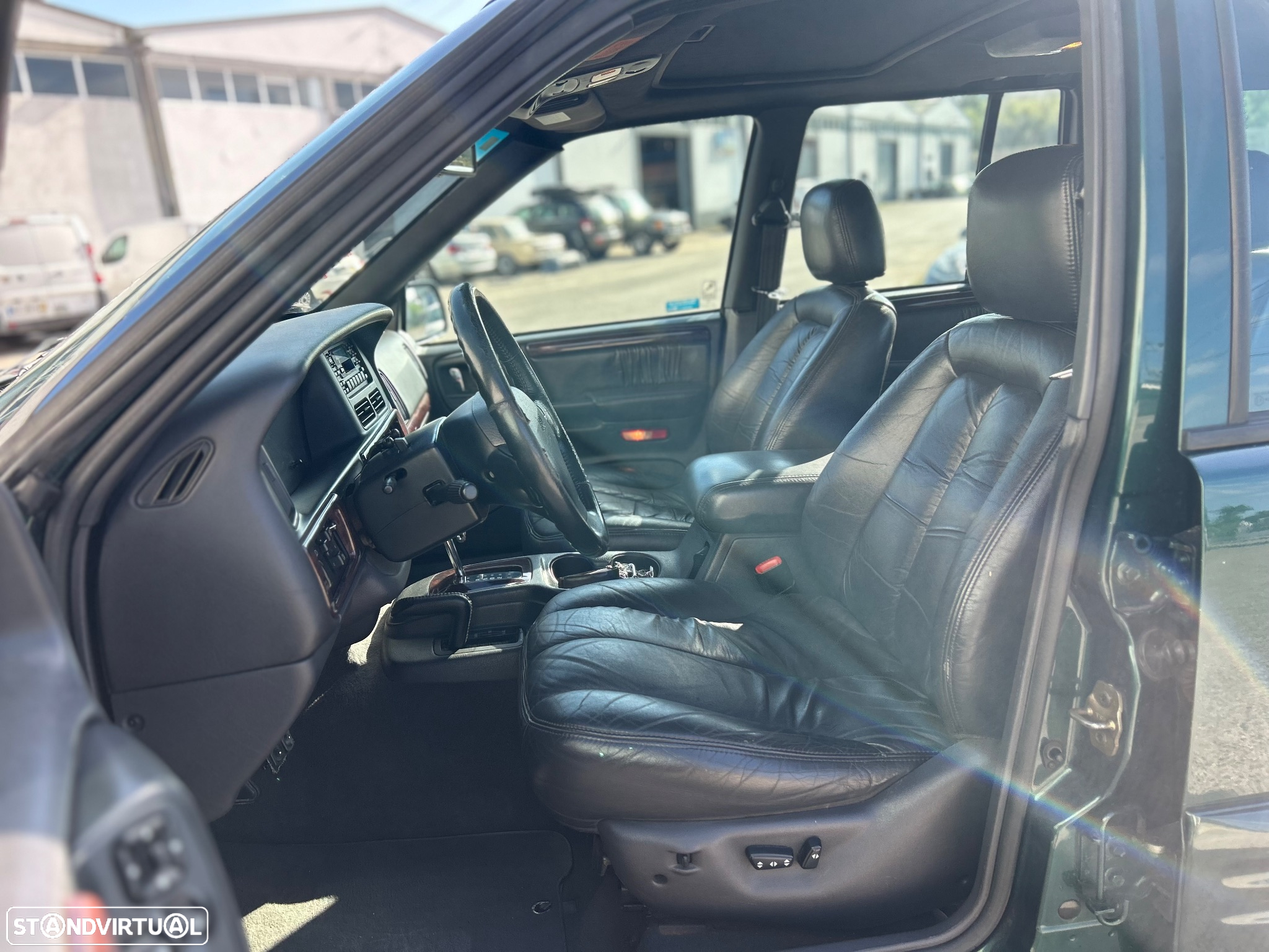 Jeep Grand Cherokee 5.9 LX - 16