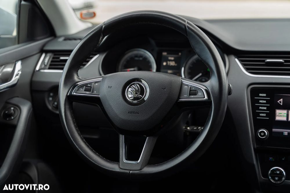 Skoda Octavia 1.6 TDI DSG Clever - 16