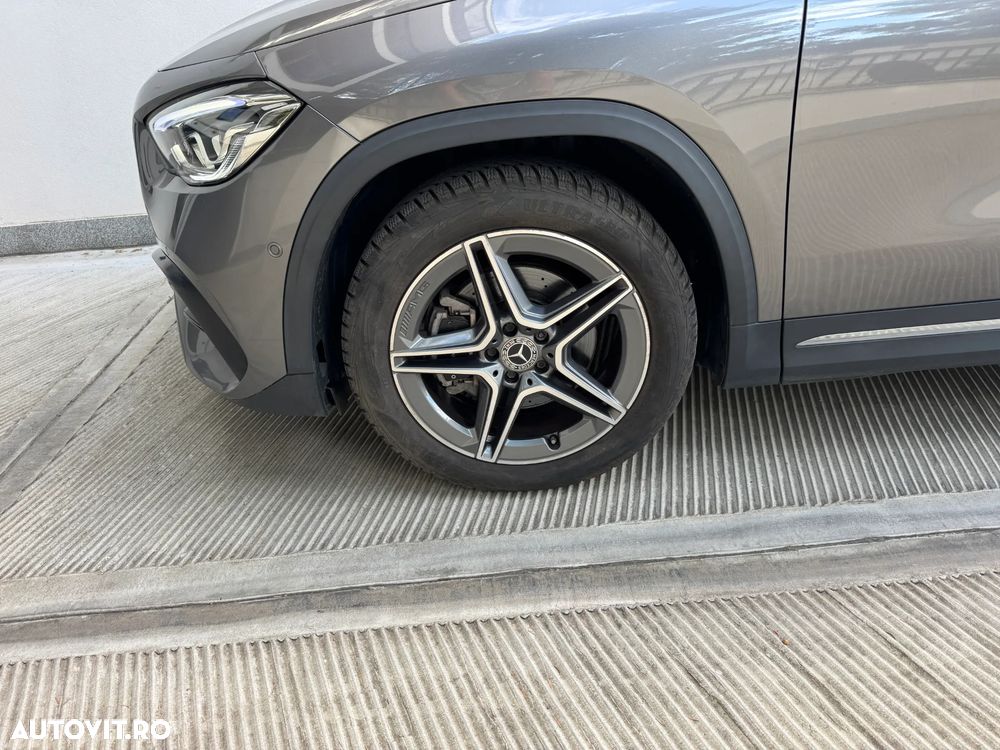 Mercedes-Benz GLA - 15