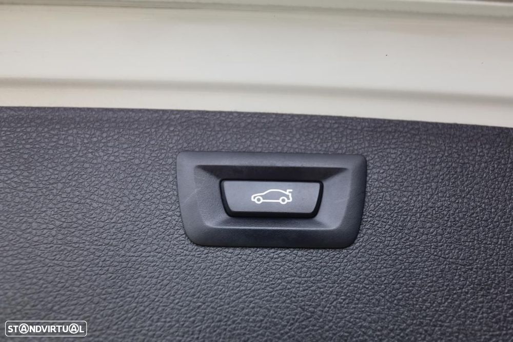 BMW 318 d Line Sport - 21