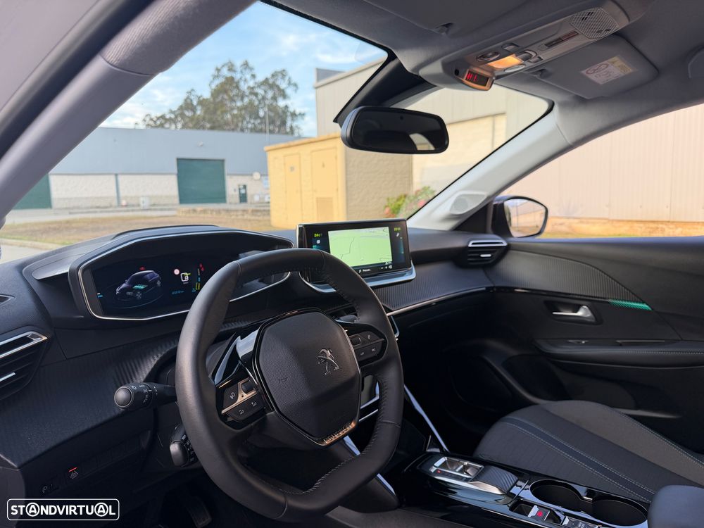Peugeot e-208 Allure Pack - 25