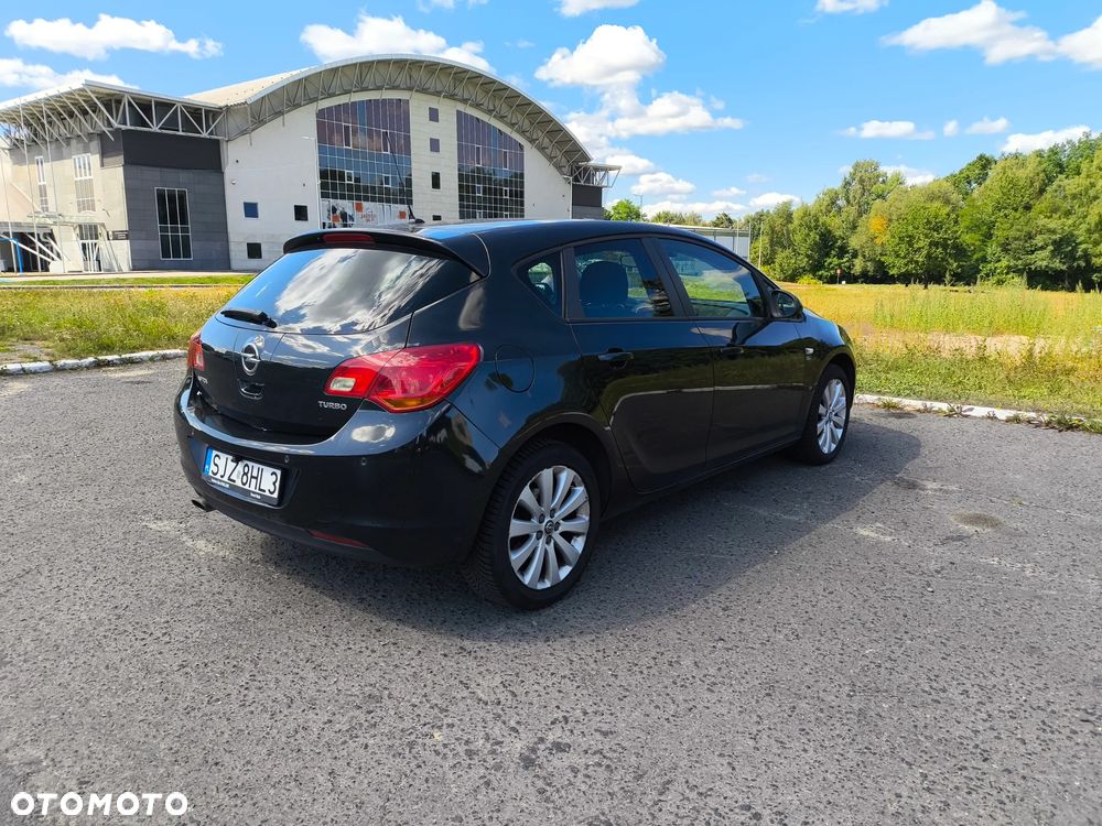 Opel Astra 1.4 Turbo 150 Jahre - 3