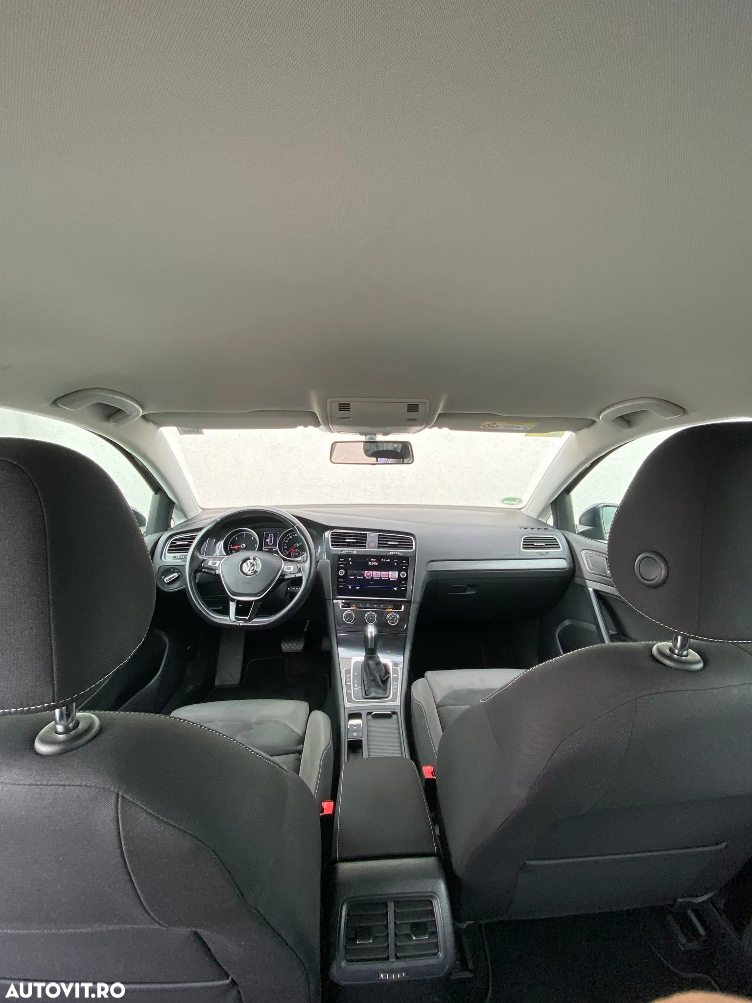 Volkswagen Golf 2.0 TDI SCR DSG Comfortline - 12