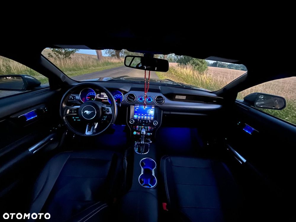 Ford Mustang - 10