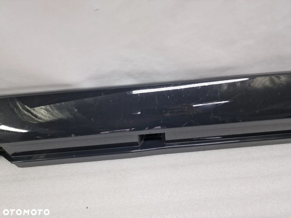 VW PASSAT B7 3AA 10- PRAWA LISTWA PROGOWA / NAKŁADKA PROGU , NR 3AA853092C / 3AA853856 , NR AUKCJI PR432 - 6