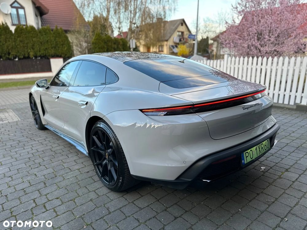 Porsche Taycan - 10