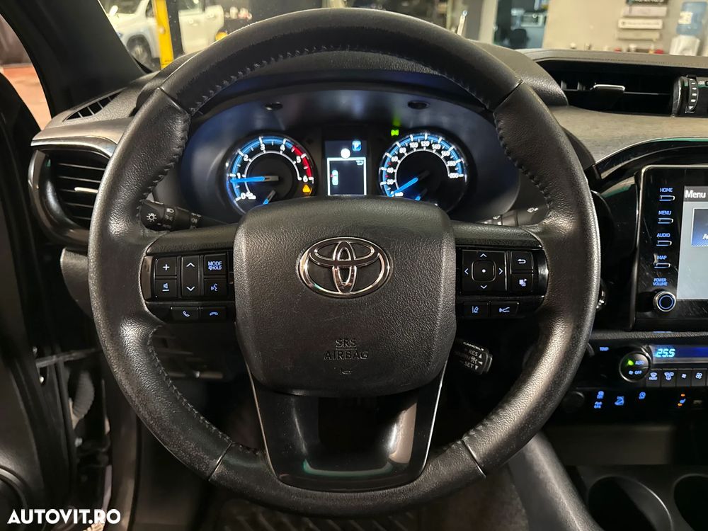 Toyota Hilux 2.8D 204CP 4x4 Double Cab AT Invincible - 17