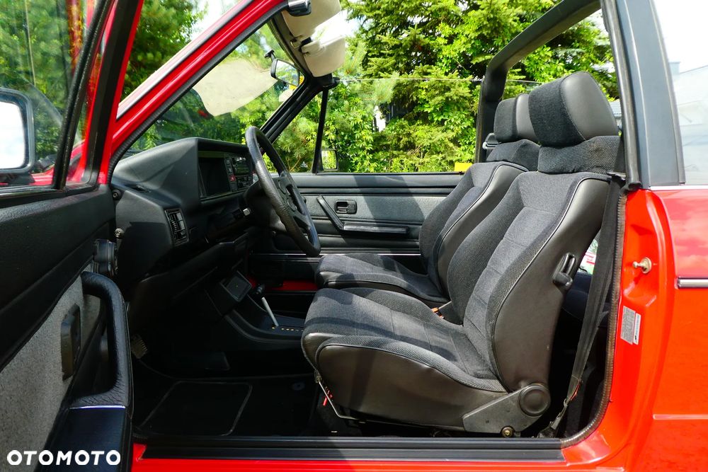 Volkswagen Golf 1.6 Base / C - 24