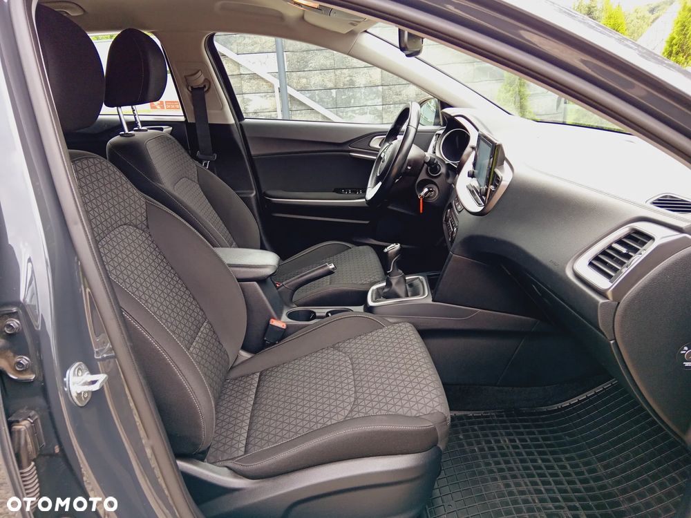Kia Ceed 1.6 CRDi SCR M - 36