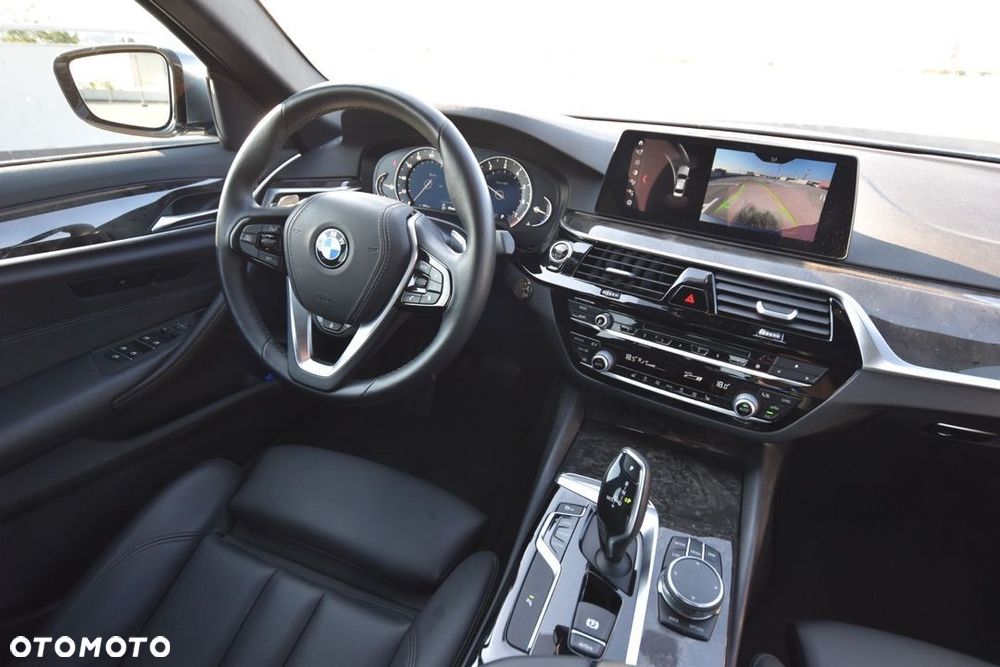BMW Seria 5 530i xDrive Sport Line - 31