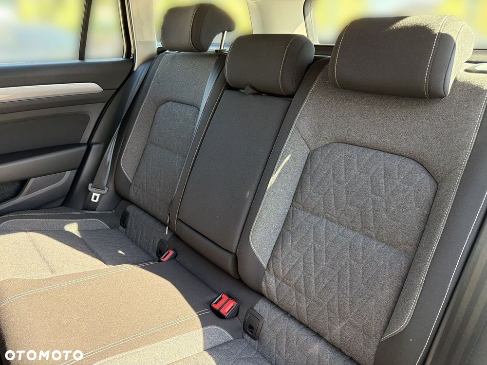 Volkswagen Passat - 18