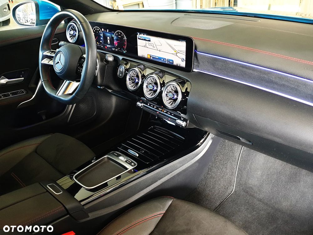 Mercedes-Benz CLA 180 AMG Line 7G-DCT - 29